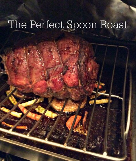 Spoon Roast Recipes, Spoon Roast, Holiday Roast Beef, Roast In The Oven, Beef Gravy, Roast Beef Recipes, How To Cook Beef, Cooking On A Budget, Beef Dinner