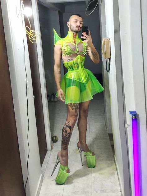 Drag Costume Ideas, Chromatica Outfits, Gay Party Outfit, Neon Green Rave Outfit, Weird Fashion Outfits, Drag Queen Outfits Ideas, Drag Outfit Ideas, Pvc Outfit, Drag Race Fashion