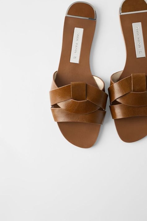 Zara Crossed Leather Slides Zara Store, Zara Flats, Zara Portugal, Summer Loving, Criss Cross Sandals, Open Toe Slippers, Sandals Flat, Low Heel Sandals, Leather Sandals Flat