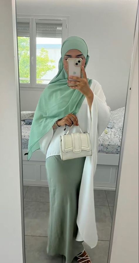 50+ Modest Fashion Looks to Keep You Cool This Summer - Boss Babe Chronicles Ootd Summer Hijab, Outfit Jupe Satin, Hijabi Summer Fits, Outfit Voile, Closet Storage Solutions, Outfits For The Summer, Hijabi Summer, Hijabi Summer Outfits, Modest Summer Fashion