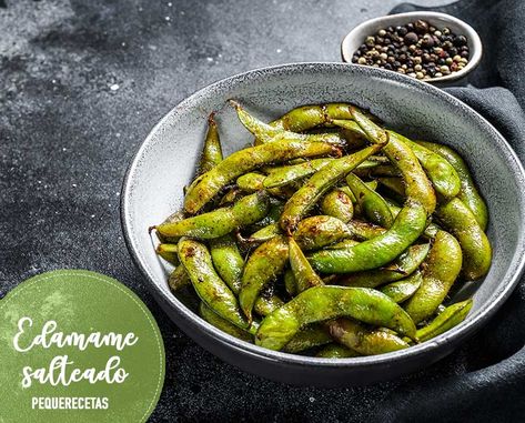 5 recetas con edamame (disfruta las propiedades de los edamames) | PequeRecetas Fried Edamame, Edamame Recipes, Protein Rich Snacks, Filling Snacks, Healthy Snack Options, Garlic Recipes, Free Snacks, Nutritious Snacks, Food Pairings