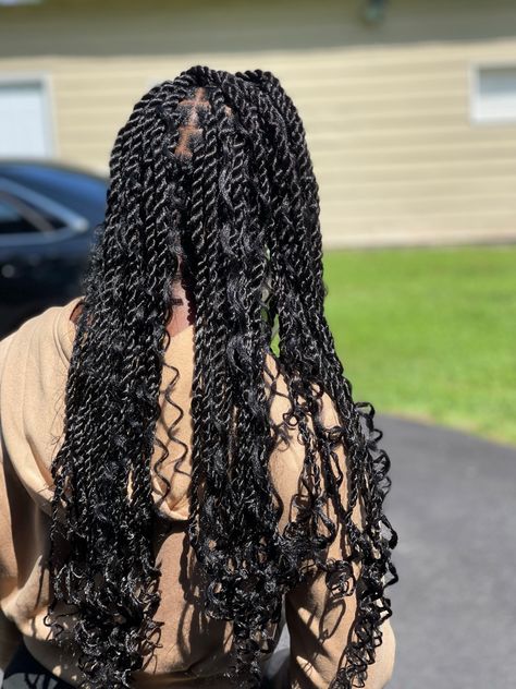 Boho style medium Senegalese Twists Large Senegalese Twists, Boho Senegalese Twist, Black Hair Protective Styles, March Book, Hair Protective Styles, Senegalese Twists, Hair Crown, Senegalese Twist, Twist Styles