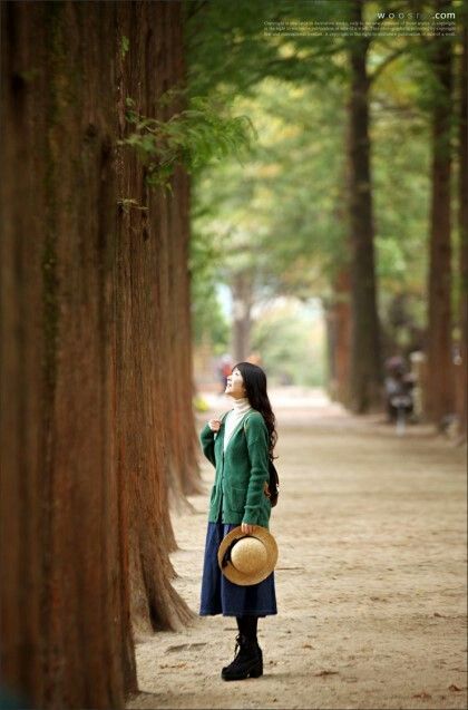 Korea Nami Island Photo Ideas, Nami Island Photoshoot, Nami Island Outfit, Jeju Photography, Nami Island Autumn, Nami Island Korea, Spring Korea, Korea Photography, Korea Photo