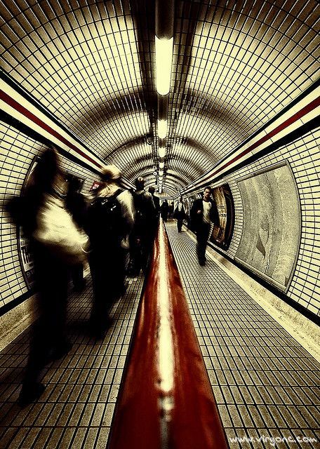 Love the Tube system in London Fotografi Fesyen, London Underground, Groundhog Day, Cinematic Photography, Urban Life, Urban Photography, Playlist Covers, Photography Inspo, Eminem