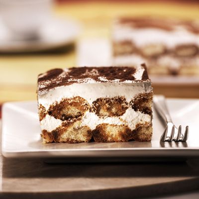 This tiramisu recipe is big on flavor and an easy-to-make dessert. Drizzled with a unique coffee mixture that will tantalize taste buds with every bite. Coffee Mate Recipes, Simple Tiramisu, Mate Recipes, Easy Tiramisu Recipe, Coffee Creamers, Coffee Creamer Recipe, Tiramisu Dessert, Creamer Recipe, Coffee Mate