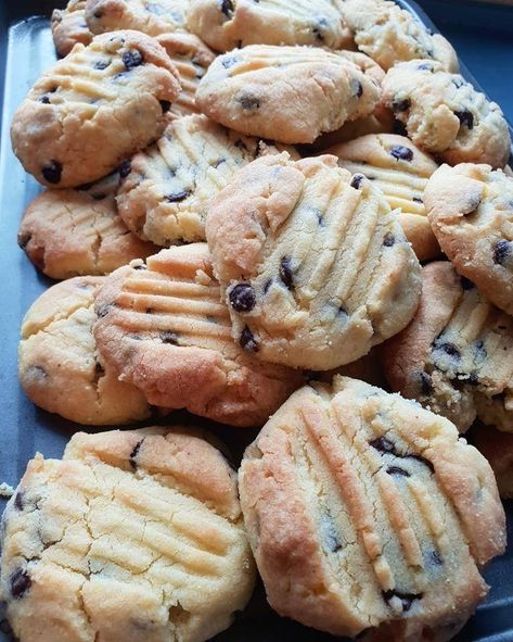 Healthy Cookies For Kids, Healthier Cookies, Recipe For Chocolate Chip Cookies, Delicious Chocolate Chip Cookies, Healthy Mummy Recipes, Healthy Biscuits, Delish Cakes, Mummy Recipes, Healthy Cookie