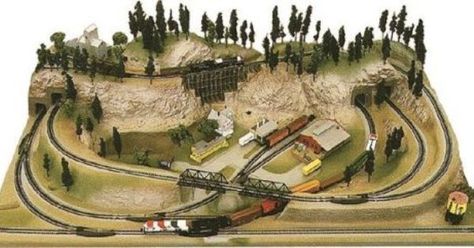 1000+ images about N scale trains & Layouts on Pinterest | Model ... N Scale Train Layout, N Scale Layouts, Ho Train Layouts, Model Train Table, N Scale Model Trains, Garden Railroad, Model Railway Track Plans, N Gauge, N Scale Trains