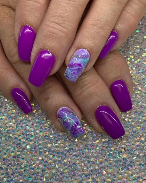 Kentucky Derby Nails Art, Purple Spring Nail Designs, Purple Fingernails, Purple Turquoise Nails, Spring Nails Purple, Purple And Turquoise Nails, Purple And Teal Nails, Purple Spring Nails, Fun Purple Nails