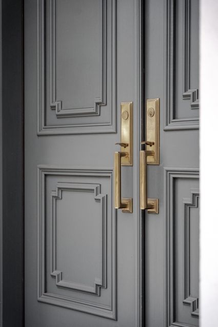 No matter what style entry door you're looking for, we can fulfill your vision. We work with many suppliers which allows for a wide range of products. Classic Main Door, Modern Classic Door Design, Luxury Double Door, European Main Door Design, Neoclassic Door Interior Design, Staircase Design Modern, Classic Doors, Door Molding, Main Door Design