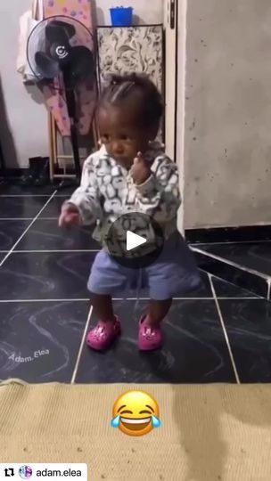 Facebook 400k Followers, Babies Dancing, Funny Babies Dancing, Toddler Videos, Baby Dance, Baby Funny, Dancing Baby, Toddler Humor, Daily Video