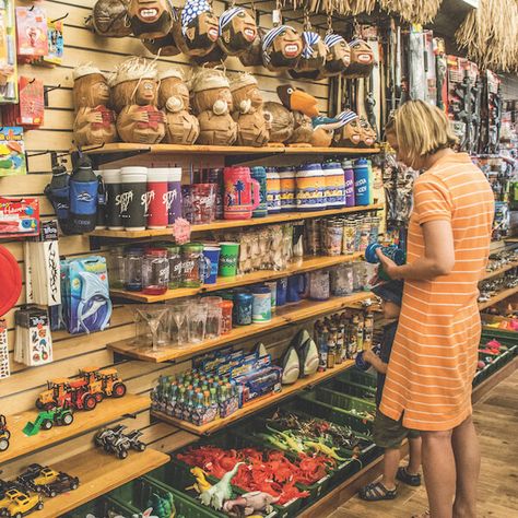 Beach Souvenir Ideas, Souvenir Shop Aesthetic, Souvenir Shop Ideas, Souvenir Shop Interior, Beach Shop Aesthetic, Beach Shop Design, Beach Souvenir Shop, Diy Cement Candle Holders, Florida Shopping