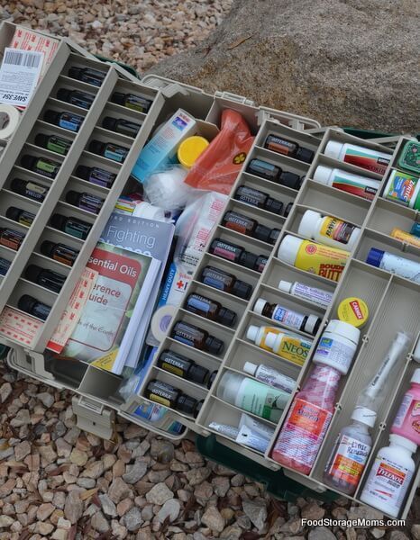 DIY Fishing Tackle First Aid Kit via Food Storage Moms Camping Diy Projects, Camping Projects, Camping Bedarf, Emergency Prepardness, Emergency Preparation, Fishing Diy, Diy Camping, Emergency Prepping, Disaster Preparedness