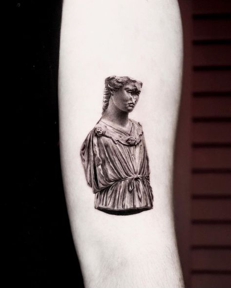 A Wise Choice for your Next Piece. Mythology Tattoo Ideas, Greek Mythology Tattoo Ideas, Athena Tattoos, Athens Tattoo, New York Metropolitan Museum, Athena Tattoo, Pocket Watch Tattoos, Gamer Tattoos, Panda Tattoo