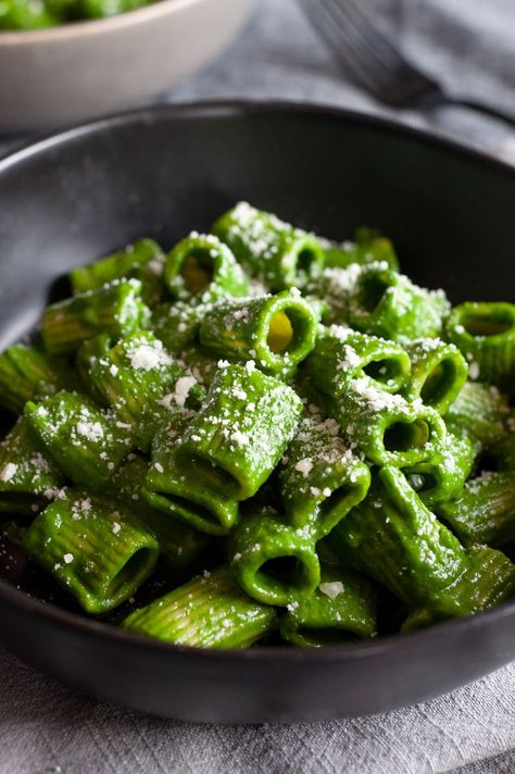 Macaroni Goulash, Pasta Macaroni, Green Pasta, Winter Greens, Vegetarian Pasta, Perfect Pasta, Hearty Dinner, Pasta Sauces, Swiss Chard