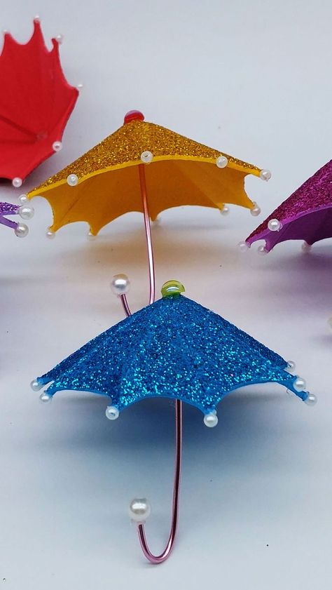 Beautiful Umbrella, Christmas Decorations Handmade, Crafts Room Decor, Foam Paper, Umbrella Decorations, Origami Paper Art, Craft Christmas, Crafts Room, Paper Toy