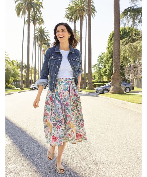 How To Style A Denim Skirt, Talbots Outfits, Denim Skirt Fashion, Denim Skirt Outfits, Hiking Fashion, Skirt Outfit, Fashion Essentials, Modest Outfits, Skirt Outfits