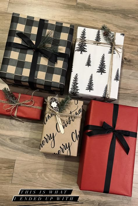 Wine Gift Wrap, Mom Birthday Gift Ideas, Christmas Gift Wrapping Diy, Christmas Wrapping Diy, Gifts For Mom Birthday, Christmas Gift Wrapping Ideas, Gift Wrap Ideas, Xmas Gift Wrap, Christmas Gift Packaging