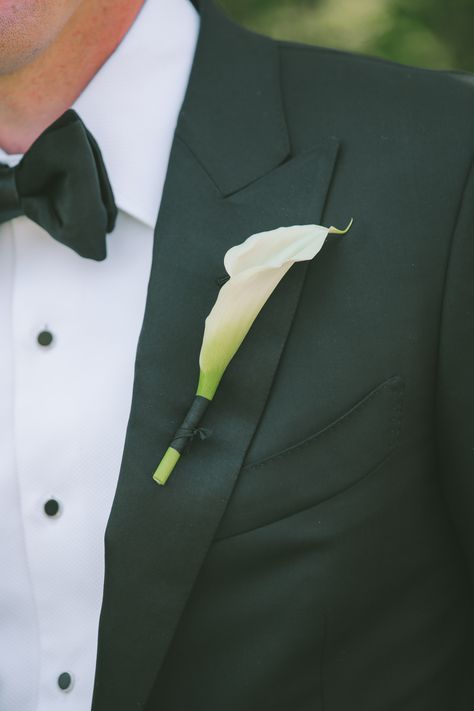 Alcatraz Wedding Bouquet, Cala Lilly Boutineer, Boutineer Calla Lily, White Lily Boutonniere, Black And White Calla Lily Bouquet, Cala Lily Boutonniere Groomsmen, Mini Calla Lily Boutonniere, White Calla Lily Boutonniere, Bridal Bouquet And Boutonniere