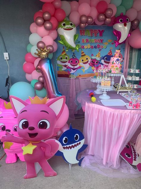 Pinkfong Hogi Birthday Party, Hogi Pinkfong Cake, Pink Fong Birthday Party, Pinkfong Birthday Party, Loot Bags, Birthday Idea, Fat Man, 3rd Birthday Parties, Baby Shark