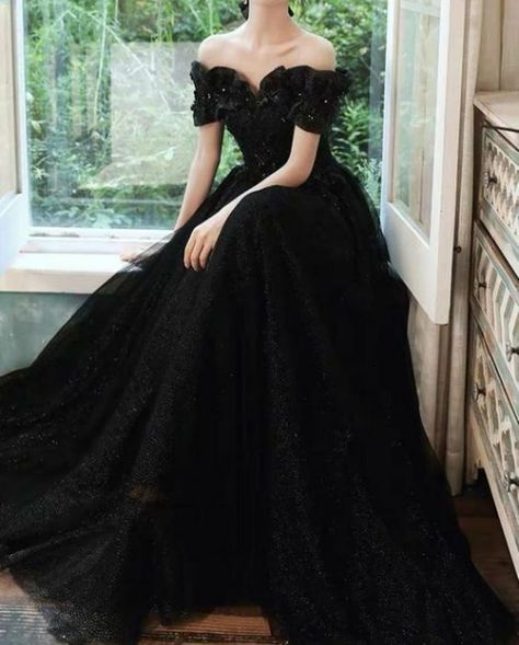 Black Princess Dress, Dress With Crystals, Debut Gowns, Ball Outfit, Black Wedding Gowns, Tulle Bridesmaid, Black Ball Gown, Snow Ball, Gothic Wedding Dress