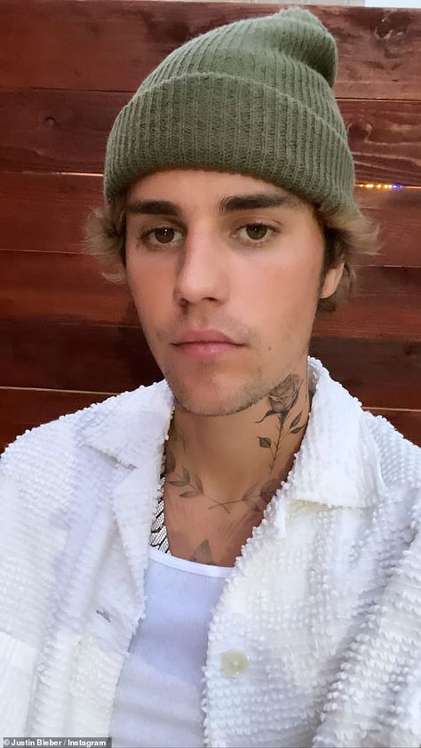 Justin Bieber Selfies, Shorts And Hoodie, Hailey And Justin Bieber, Hailey And Justin, Justin Baby, Justin Bieber Posters, Justin Bieber Images, Justin Bieber Wallpaper, Justin Hailey