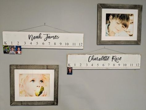 These have been most of the popular signs right now!! What a better way to see how much your kids change and display your pictures then to have this beautiful K-12 school board that will display all of your kiddos picture (wallet size). *Make sure to add your child’s name as you want School Picture Board, Wallet Size Picture, School Pictures Display, Frame School, Cute Picture Frames, Picture Frame Crafts, Picture Board, School Picture, Picture Boards