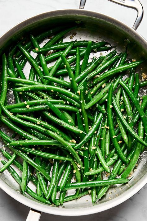 Sweet Green Beans, Green Bean Side Dish Recipes, Green Bean Side Dish, Bean Side Dish, Fresh Green Bean Recipes, Green Beans With Garlic, Garlicky Green Beans, Fork Over Knives, Healthy Green Beans