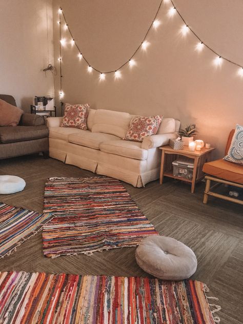 Youth Lounge Room Ideas, Community Room Ideas, College Ministry Room, Teen Sunday School Room Decor, Youth Group Decorating Ideas, Church Youth Group Room Design, Adult Sunday School Room Ideas, Youth Ministry Room Ideas, Youth Group Decor