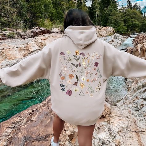 Boho Wildflowers Cottagecore Hoodie Fairycore Hoodie Pressed - Etsy Cottagecore Hoodie, Nature Hoodie, Academia Clothing, Dark Academia Clothing, Sweatshirt Vintage, Vintage Botanical, Vintage Sweatshirt, Dark Academia, Pressed Flowers