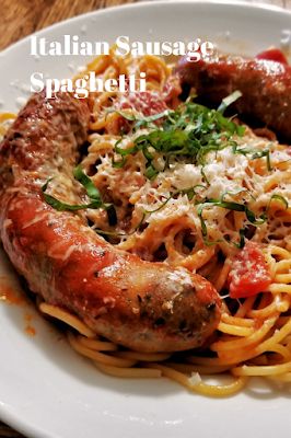 Italian Sausage Spaghetti, Creamy Cheesy Pasta, Oven Roasted Cauliflower, Italian Sausages, Sausage Spaghetti, Food Italian, Italian Sausage Recipes, Spaghetti Casserole, Sausage Potatoes