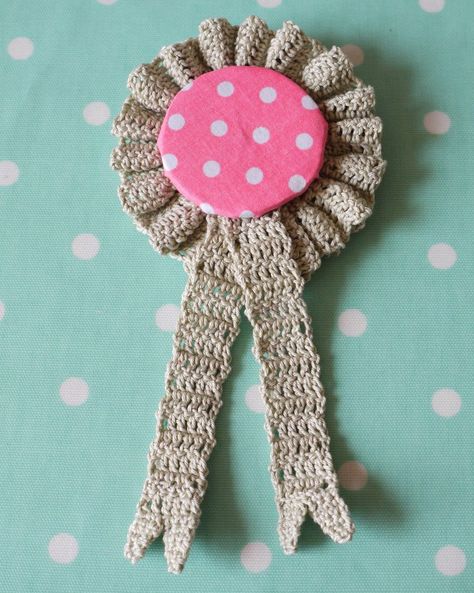 Crochet-rosette Crochet Rosette Pattern Free, Crochet Rosette, Crochet Novelty, Random Crochet, Prize Ribbon, Knit Crochet Patterns, Rosette Pattern, Crochet Football, Pattern For Crochet