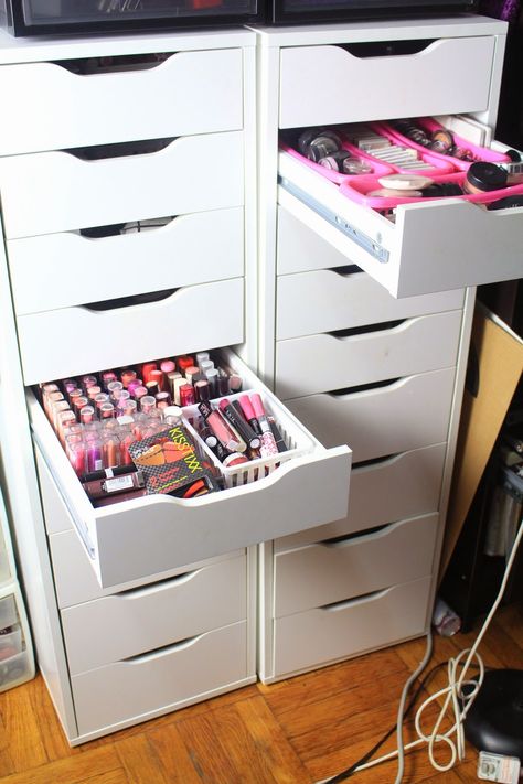 Ikea Lights, Makeup Storage Ideas, Ikea Makeup, Alex Drawers, Makeup Collection Storage, Rangement Makeup, Lights Makeup, Ikea Alex Drawers, Make Up Storage