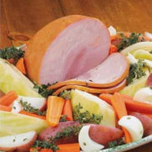 Precooked Ham Recipes, Boiled Ham Dinner, Ham Boiled Dinner, New England Boiled Dinner, Dinner Ham, Ham Dinner Recipes, Precooked Ham, England Recipes, Spice Bag