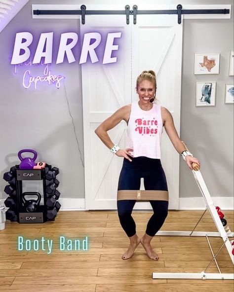 Lauren George on Instagram: "There ain’t no burn like a BOOTY BAND BARRE BURN!🔥 Swipe 👉🏼 to see 8 ways you can work your entire body with a booty band! I think the combo in slide 4 and the sneaky leg lift in slide 8 made me question my sanity the most!🤪 Which move looks like the most “fun” to you? Be sure to save📌 these for your next barre workout! This doozy of a workout is part of my upcoming LGF 3-2-8 challenge where we will use the winning formula of: 3 Strength focused workouts + 2 C Barre Moves, Barre Workout Video, Workout List, Yoga Barre, Barre Workout, Leg Lifts, A Workout, Glutes Workout, Leg Workout