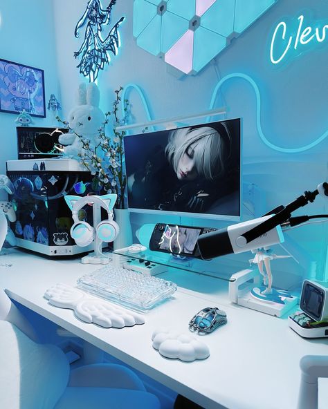 White And Blue Gaming Setup, Pc Gaming Setup Aesthetic, Gaming Desk Setup Ideas, Benq Screenbar, Aesthetic Gaming Room, Kawaii Setup, Desk Things, Gamer Room Design, Desk Setup Ideas