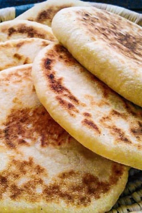 Moroccan Bread Recipe, Moroccan Cuisine Recipes, Moroccan Flatbread Recipe, Morrocan Recipe, Moroccan Flatbread, Ramadan Soup, Moroccan Foods, Lebanese Bread, Moroccan Dinner