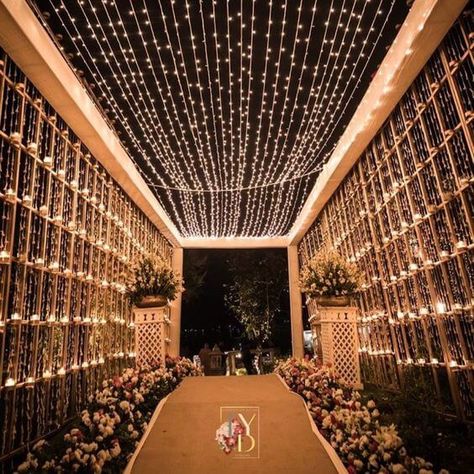 Wedding Walkway, Wedding Gate, Reception Stage Decor, Themed Wedding Decorations, Wedding Entrance Decor, Lights Wedding Decor, Desain Quilling, Wedding Stage Design, Desi Wedding Decor