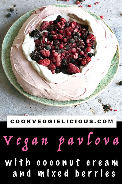 Aquafaba Pavlova, Aquafaba Recipes, Vegan Meringue, Pavlova Recipe, Fine Dining Recipes, Vegan Christmas, Gluten Free Treats, Pink Shade, Köstliche Desserts