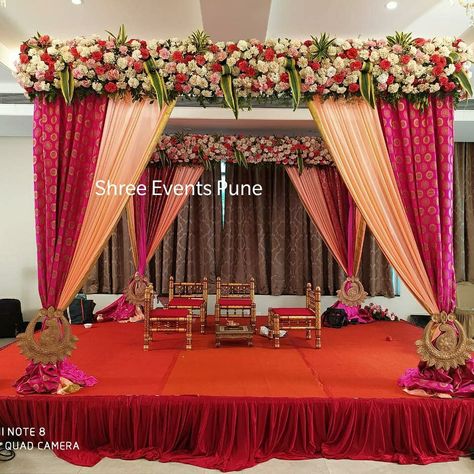 Indoor Vidhi Mandap, Mandap Muhurat Decoration, Mandap Design Indoor, Vidhi Decoration, Wedding Mandap Indoor, Vidhi Mandap Decor, Vidhi Mandap, Indoor Wedding Decorations, Mandap Decoration