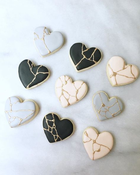 Blushing Blossom on Instagram: “Find beauty in the broken. 🖤🤍💔 Kintsugi is the Japanese art of repairing broken pottery with gold or silver lacquer and understanding that…” Kintsugi Brain Tattoo, Kintsugi Tattoo Minimalist, Kintsugi Heart Tattoo, Kintsugi Tea Cup Tattoo, Kintsugi Tattoo Ideas, Kintsugi Heart Art, Kintsugi Aesthetic, Kintsugi Heart, Kintsugi Tattoo