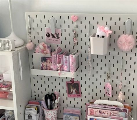 Pegboard Setup, Desk Pegboard, Kpop Desk, Army Room Decor, Cozy Desk, Dream Desk, Study Desk Decor, Desk Inspiration, Desk Makeover