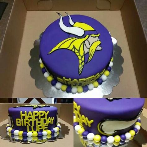 Minnesota Vikings fondant cake Minnesota Vikings Cake, Vikings Cake, Boys Bday Cake, Birthday Ideas Husband, Minnesota Recipes, Viking Birthday, Cake Ideas For Boys, Cowboys Wreath, Minnesota Vikings Football