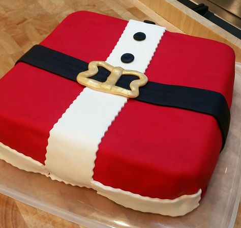 Square Christmas Cake Ideas, Christmas Cake Square, Square Christmas Cake Designs, Christmas Dinner Cake, Square Christmas Cake, Christmas Cake Ideas, Cake For Christmas, Santa Cake, Christmas Cake Designs