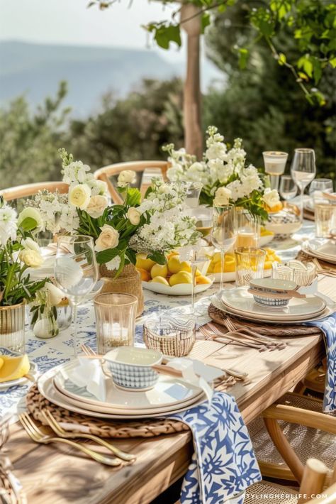 Lemon Garden Party, Garden Dinner Party Table, Lemon Table Setting, Outdoor Table Decorations, Summer Tuscany, Lemon Tablescape, Dining Table Styling, Dinner Party Tablescapes, Dinner Under The Stars