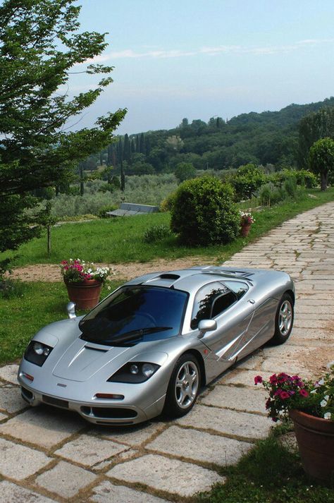 McLaren~ Old Mclaren, Mclaren F1 Car, Mclaren Cars, New Sports Cars, Super Sport Cars, Mc Laren, Cars Vintage, Best Classic Cars, Mclaren F1