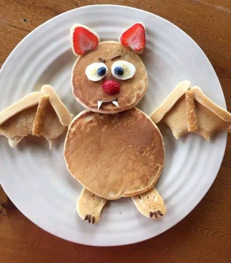 Animal Breakfast For Kids, Bluey Pancakes, Food Art Pancakes, Pancake Animals, Fun Halloween Food Ideas, Halloween Food Ideas For Kids, Halloween Pancakes, Cute Breakfast Ideas, Food Ideas For Kids