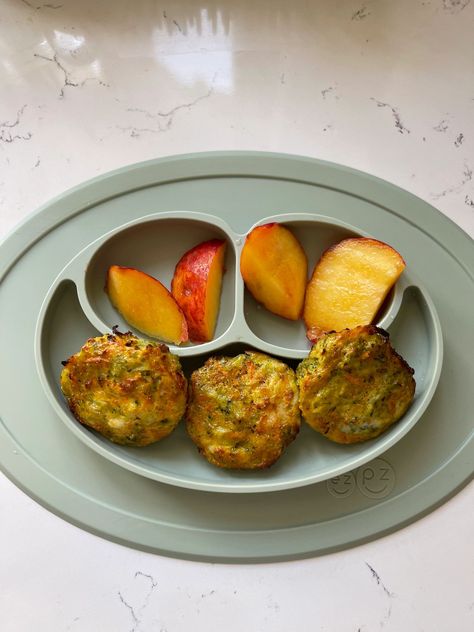 Baby Egg Bites, Veggie Egg Bites, Led Weaning Recipes, Baby Meals, Egg Bites Recipe, Microwave Eggs, Baby Led Weaning Recipes, Weaning Recipes, Egg Bites