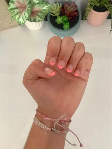 Back To School Nails French Tip, Round Acrylic Nails Summer, Preppy Nails Simple, French Tips Summer Nails, Short Nails Simple Classy, Easy Gel X Nails, Hoco Nails Short, French Tip Color Nails, French Tips Colorful