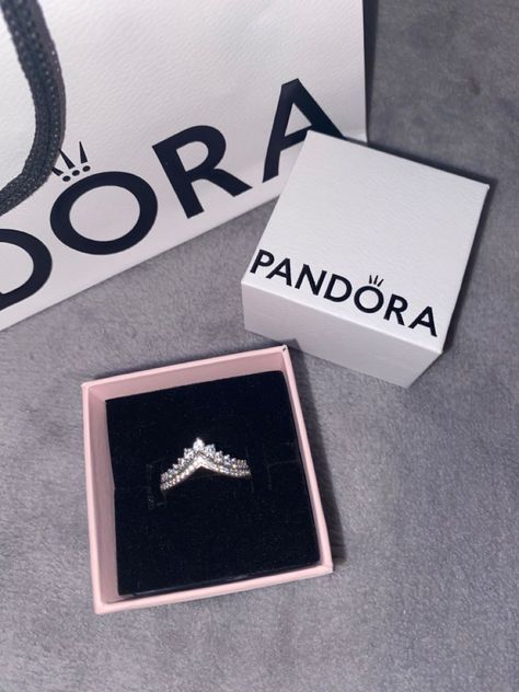 Pandora Princess Ring, Pandora Rings Stacked, Pandora Rings Princess, Pandora Princess, Pandora Bracelet Charms Ideas, Cute Promise Rings, Pandora Bracelet Designs, 2024 Board, Pinterest Jewelry