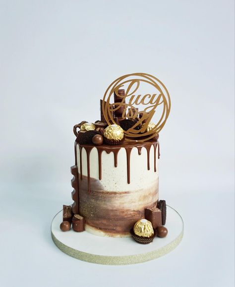 Design Kue, Birthday Cakes Chocolate, Chocolate Birthday Cake Decoration, Bolo Drip Cake, Modern Birthday Cakes, Chocolate Birthday Cake, Candy Birthday Cakes, Chocolate Cake Designs, Cake Decorating Icing